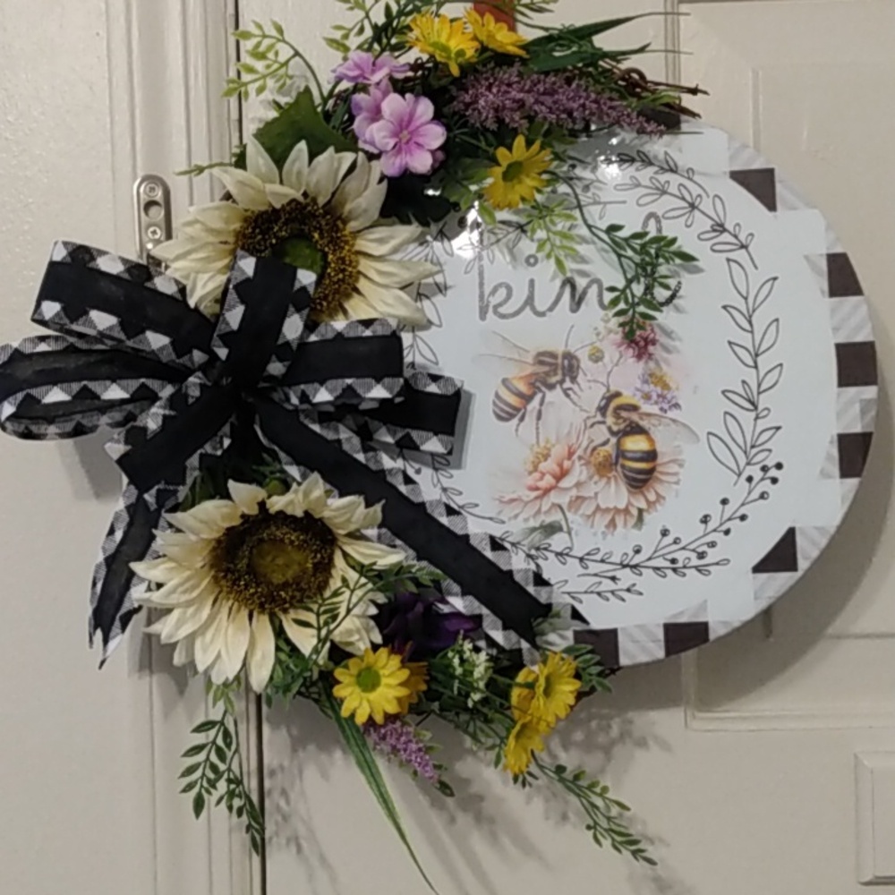 Bee Kind Grapevine Wreath